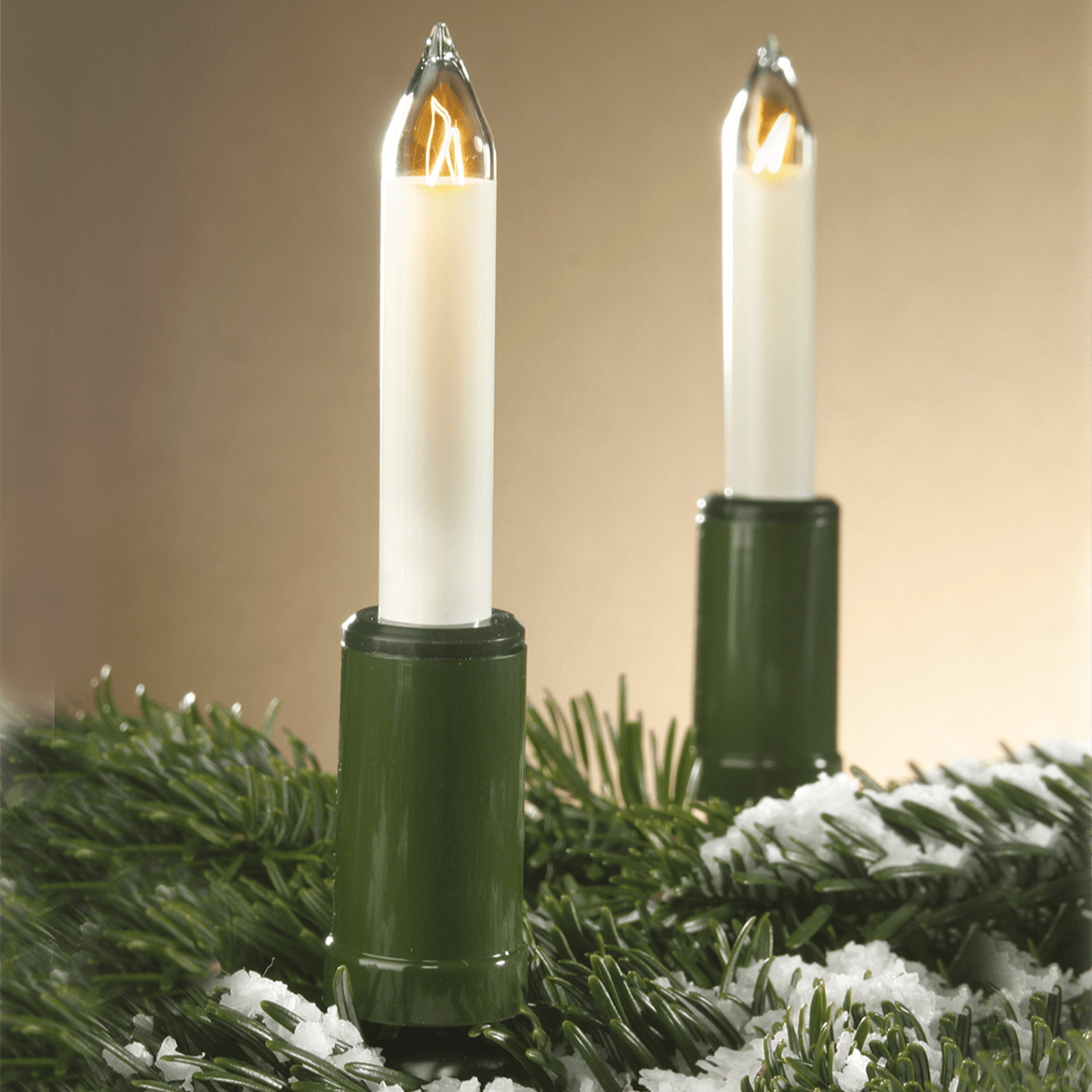 Elegante Außenkette mit Schaftkerzen - Weihnachtsladenhellum