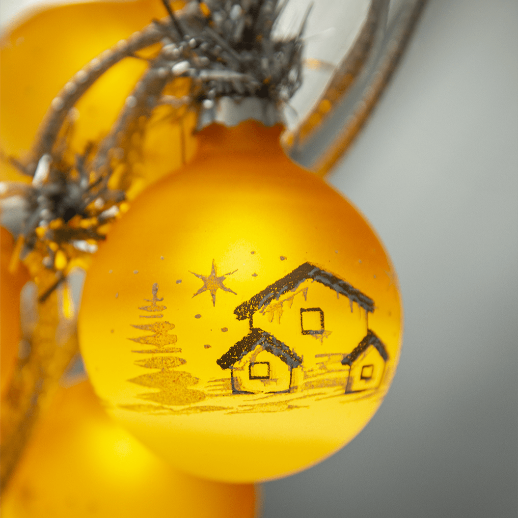 Elegantes LED - Glaskugelgehänge in warmem Orange - WeihnachtsladenHeinz HANDELSKONTOR