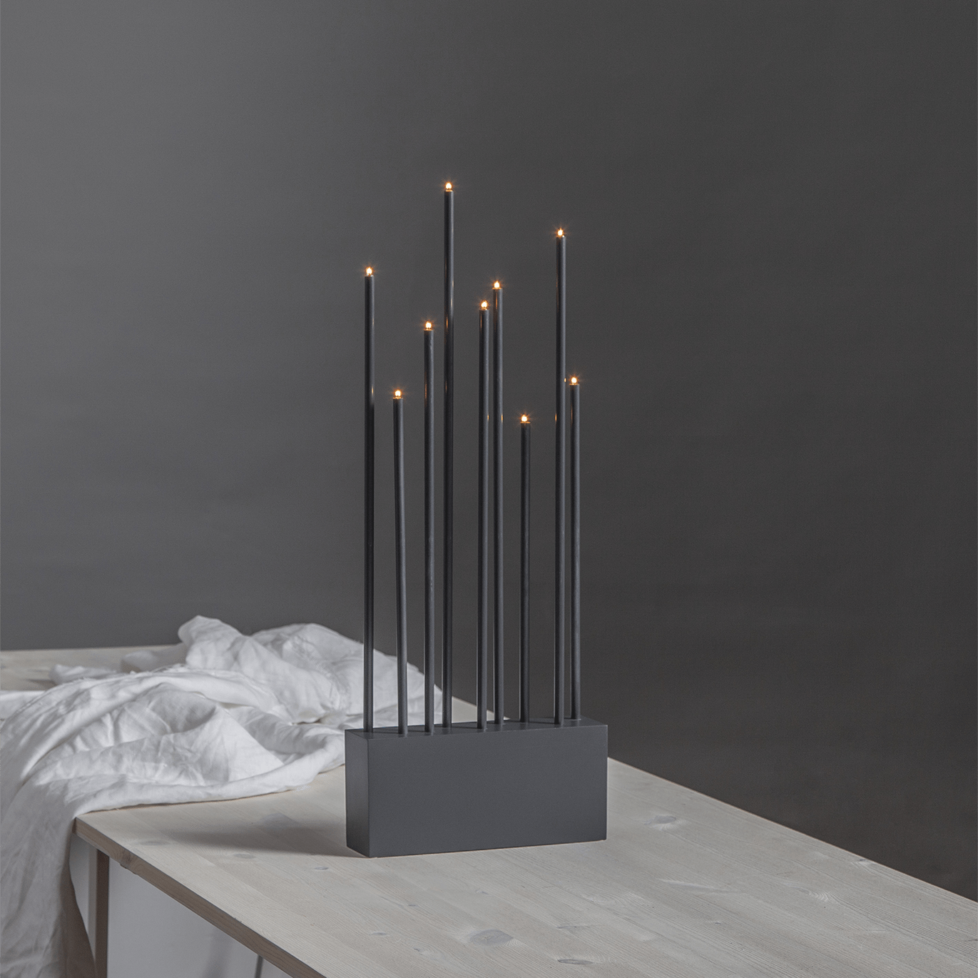 LED - Metall - Leuchter "Buzz" dunkelgrau - WeihnachtsladenStar Trading